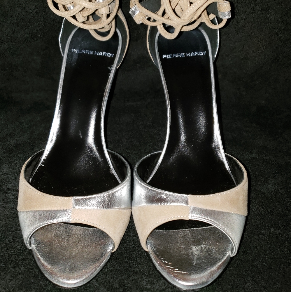High Heels - Picture 3 of 8